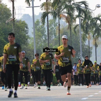 Runner Photo 7015105