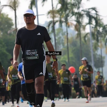 Runner Photo 7015108
