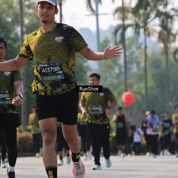 Runner Photo 7015109