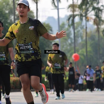 Runner Photo 7015114