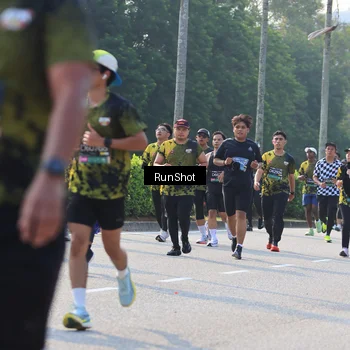 Runner Photo 7015131