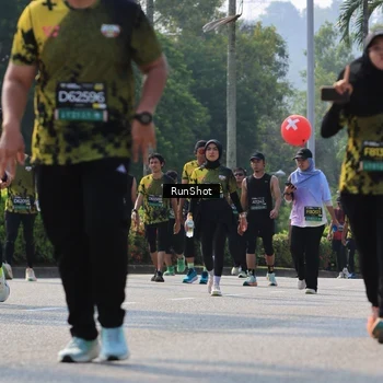 Runner Photo 7015141