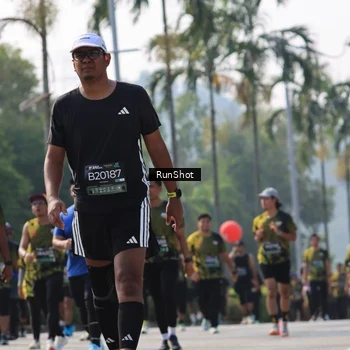 Runner Photo 7015147
