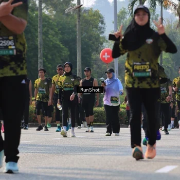Runner Photo 7015153