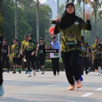 Runner Photo 7015159