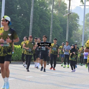 Runner Photo 7015163