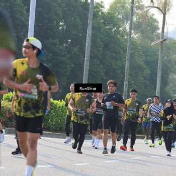Runner Photo 7015200