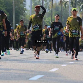 Runner Photo 7015234