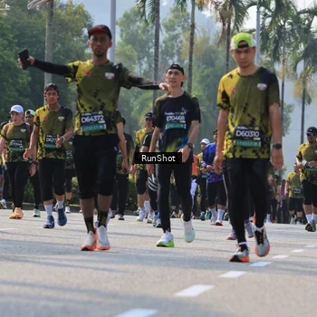Runner Photo 7015235