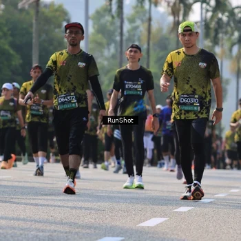 Runner Photo 7015240