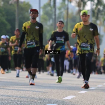 Runner Photo 7015241