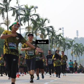 Runner Photo 7015406