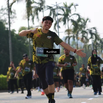 Runner Photo 7015445
