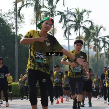 Runner Photo 7015475