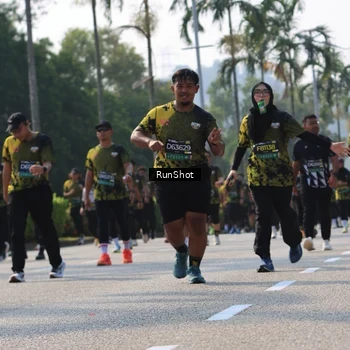 Runner Photo 7015479