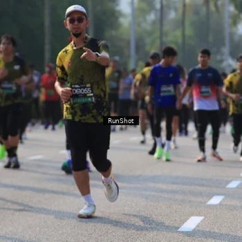 Runner Photo 7015575