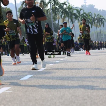 Runner Photo 7015586