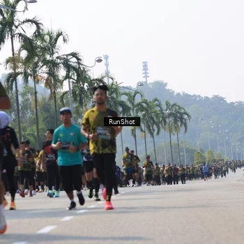 Runner Photo 7015612