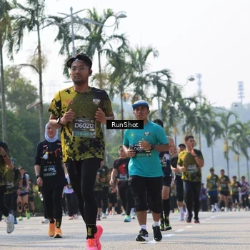 Runner Photo 7015624