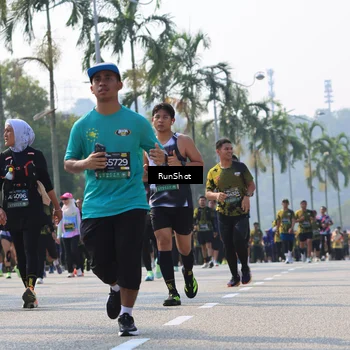 Runner Photo 7015649