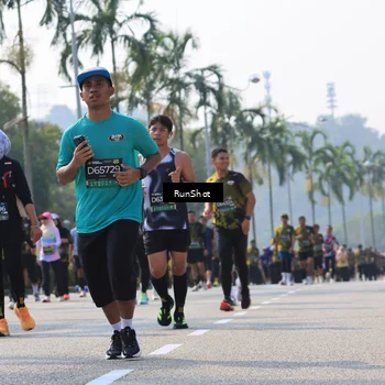 Runner Photo 7015650