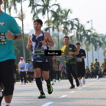 Runner Photo 7015675