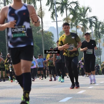 Runner Photo 7015711