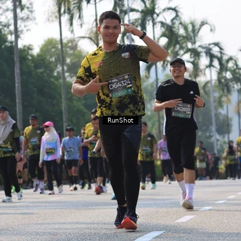 Runner Photo 7015719