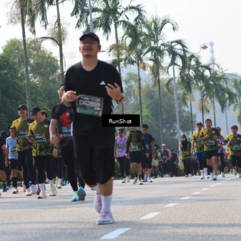 Runner Photo 7015750