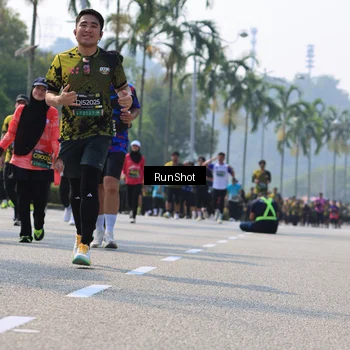 Runner Photo 7015912