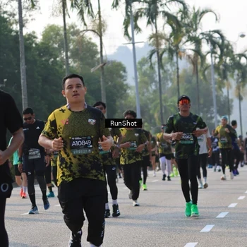 Runner Photo 7015975