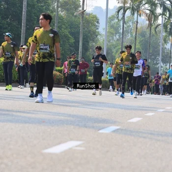 Runner Photo 7016022