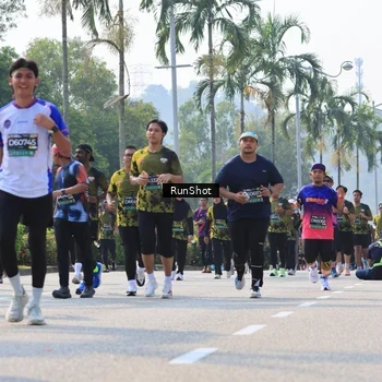 Runner Photo 7016030