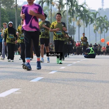 Runner Photo 7016050
