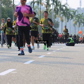 Runner Photo 7016052