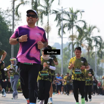 Runner Photo 7016065