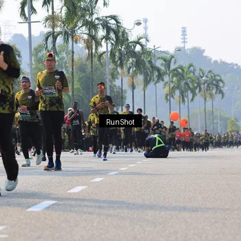 Runner Photo 7016134