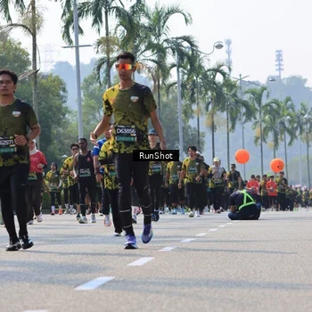 Runner Photo 7016194