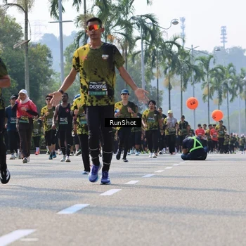 Runner Photo 7016208