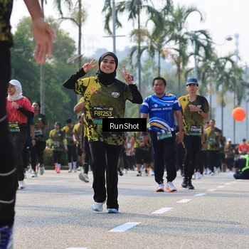 Runner Photo 7016255