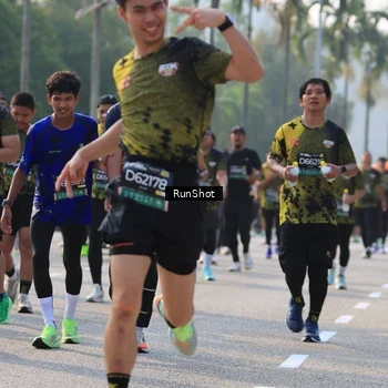 Runner Photo 7016300