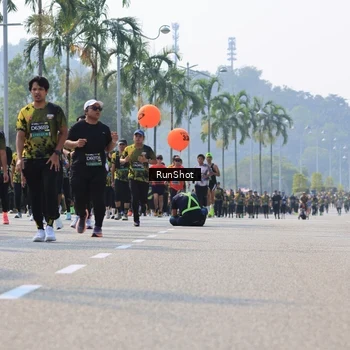 Runner Photo 7016313