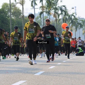 Runner Photo 7016323