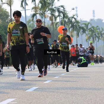 Runner Photo 7016335