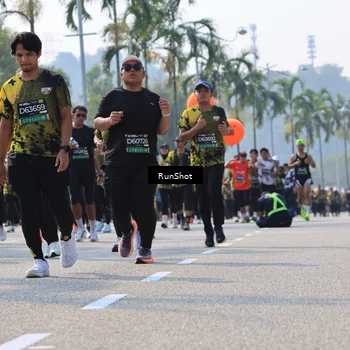 Runner Photo 7016341