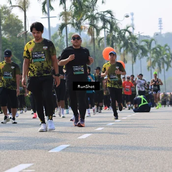 Runner Photo 7016344
