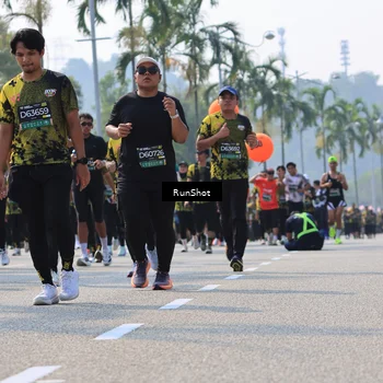 Runner Photo 7016345