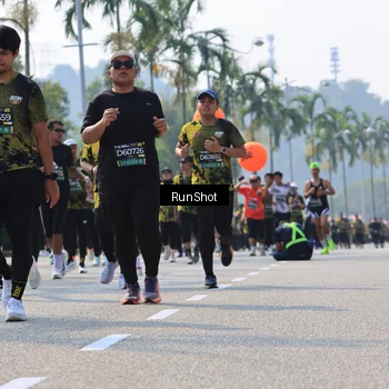 Runner Photo 7016365