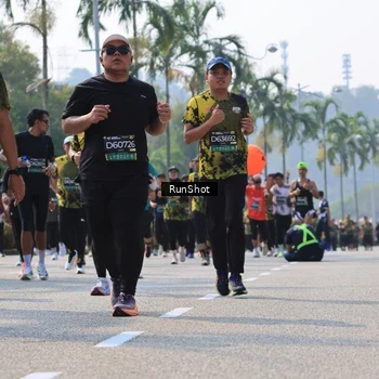Runner Photo 7016384