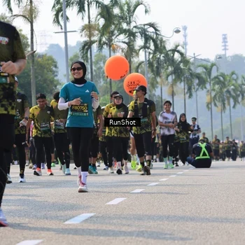 Runner Photo 7016405